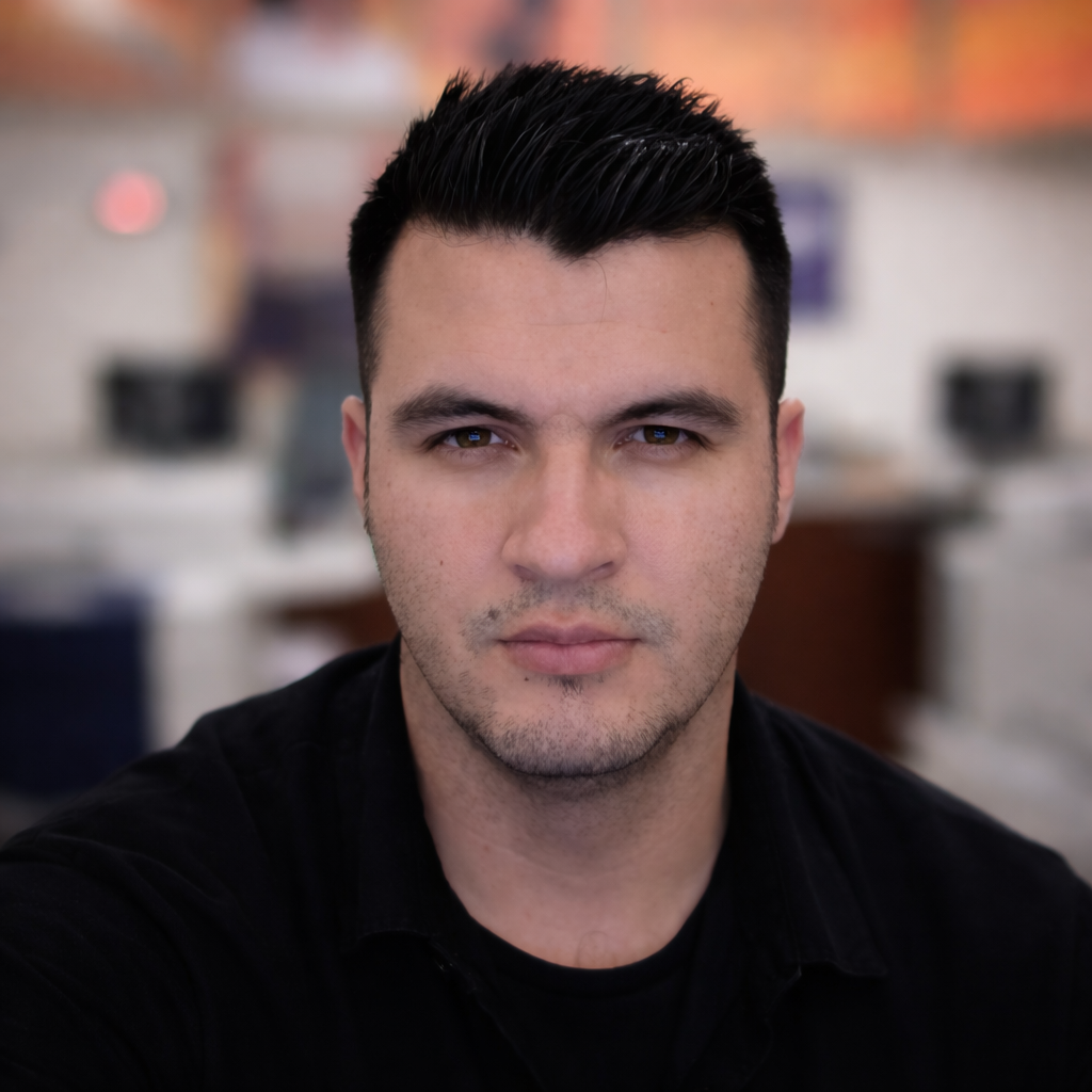 Lic. Víctor Salazar